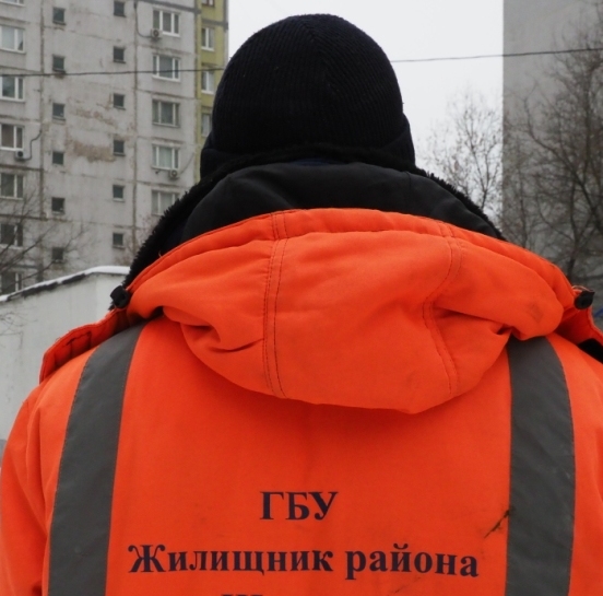 Площадку для выгула собак на улице Маршала Бирюзова привели в порядок- управа